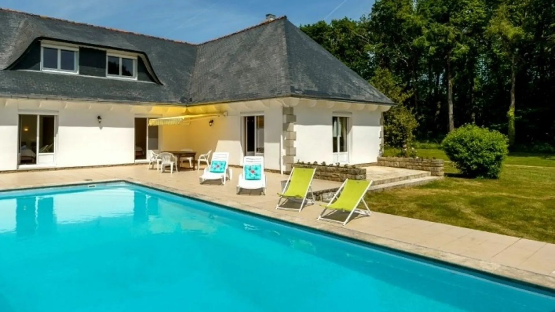 Well-Appointed, 5-Bedroom Villa With A Swimming Pool And Wifi In Conca Concarneau
