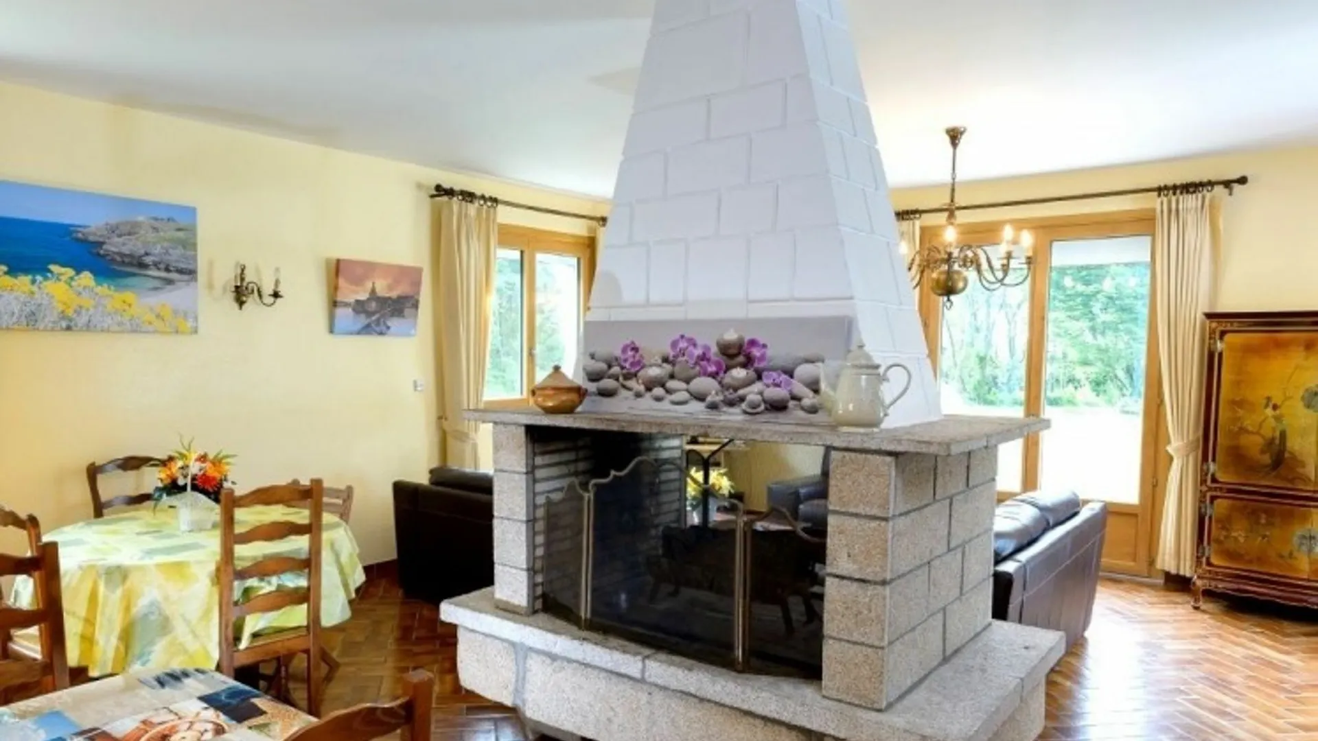 Well-Appointed, 5-Bedroom Villa With A Swimming Pool And Wifi In Conca Concarneau France