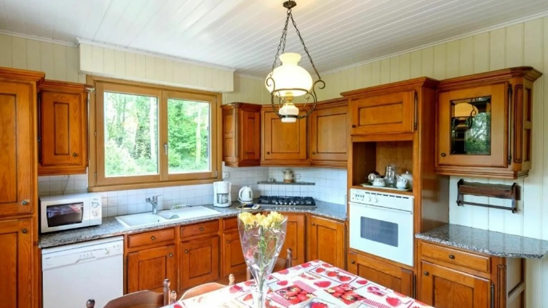 Well-Appointed, 5-Bedroom Villa With A Swimming Pool And Wifi In Conca Concarneau