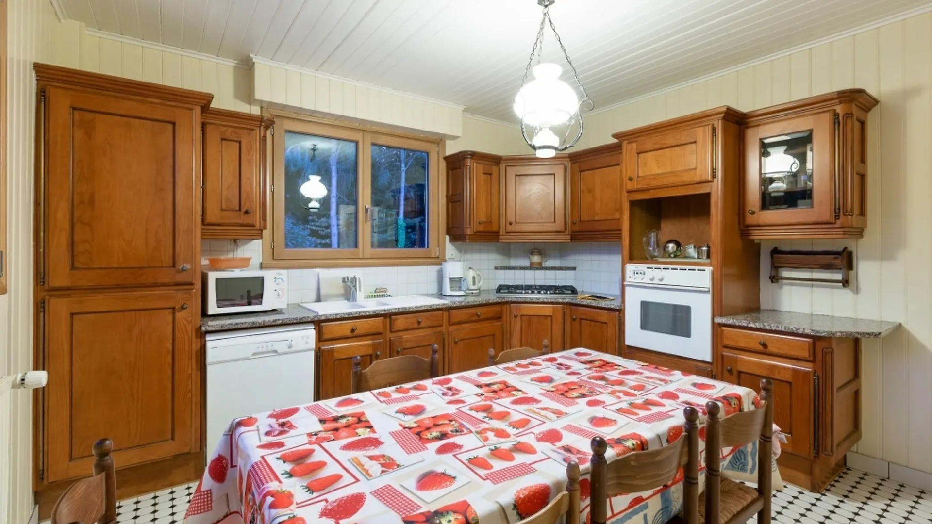 Well-Appointed, 5-Bedroom Villa With A Swimming Pool And Wifi In Conca Concarneau
